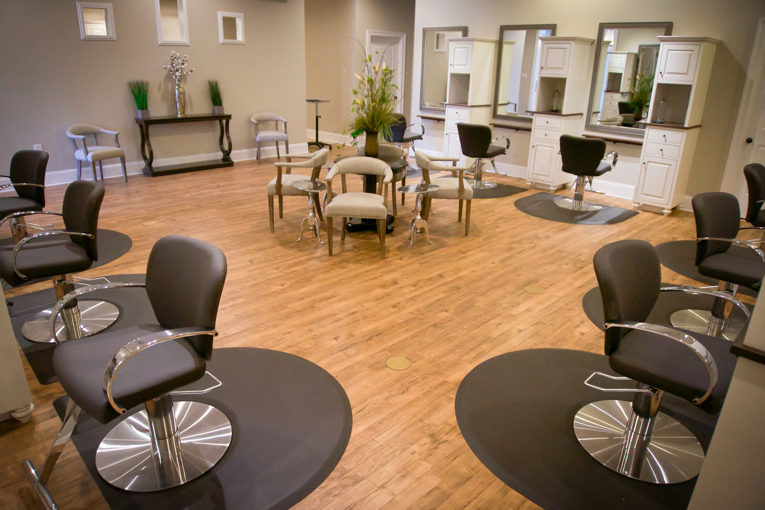 1051 Salon & Spa